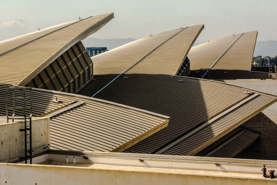 Arial photo of the roof of LAX Midfield Satellite Concourse